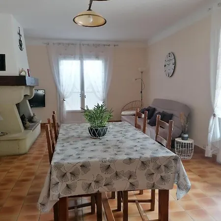 Vila Aux Portes De La Camargue