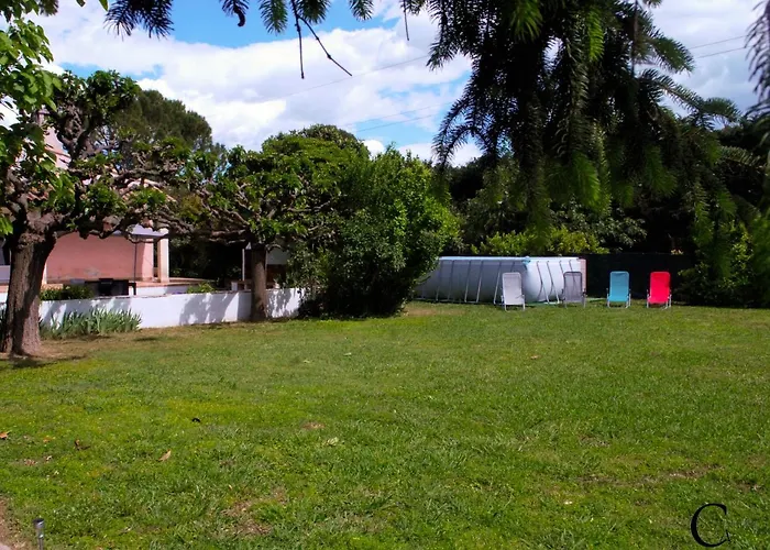Aux Portes De La Camargue